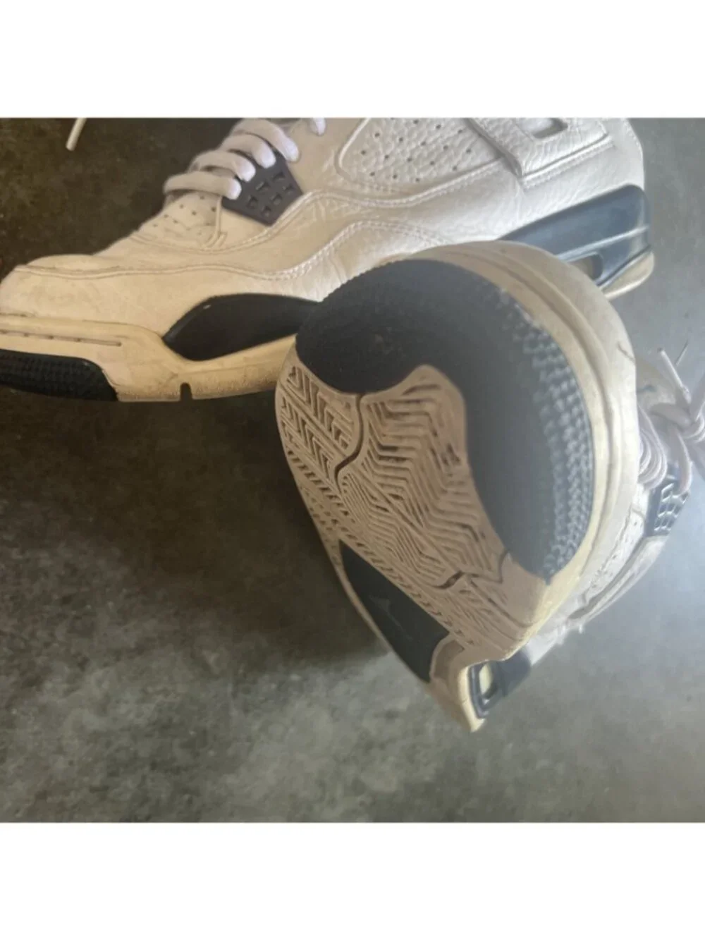 Air Jordan 4 Sz 8.5 white leather with blue jordan